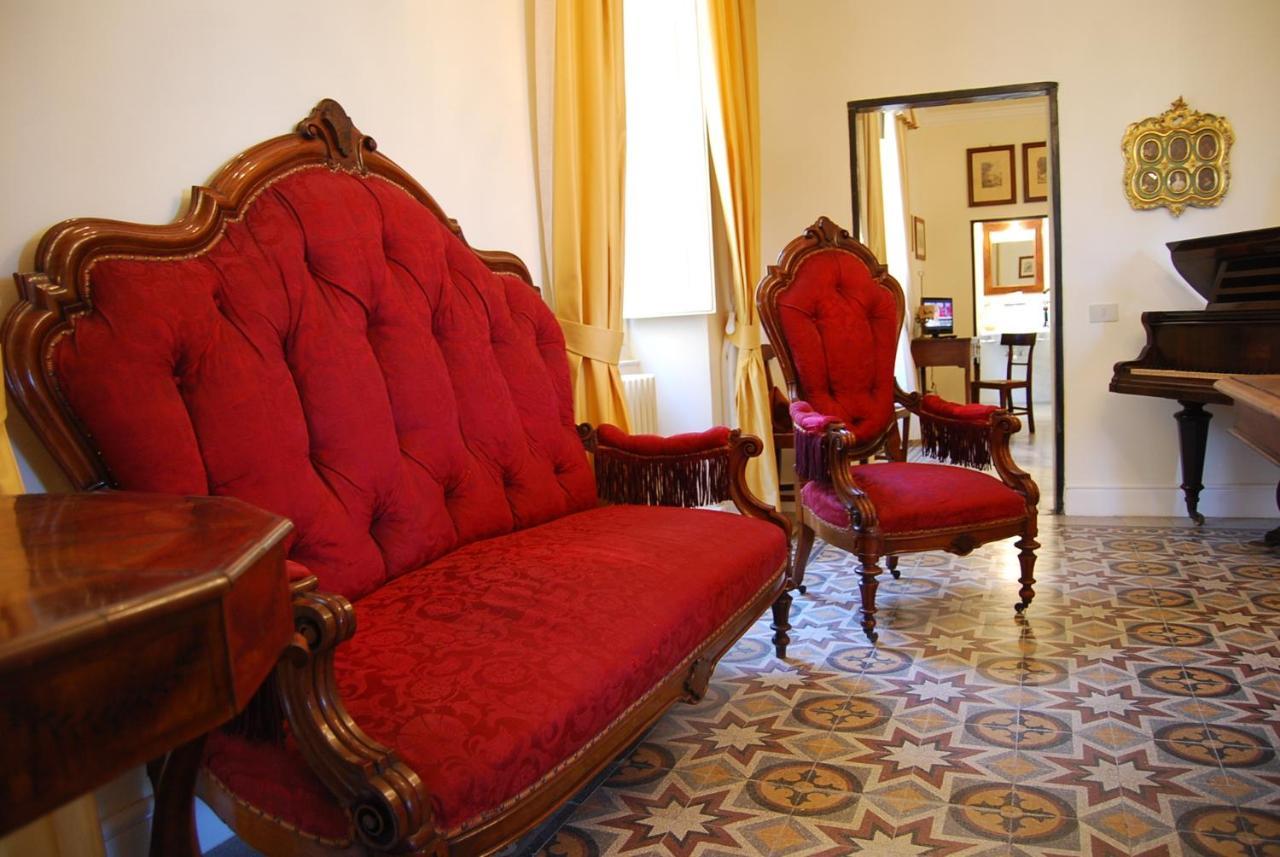 Hotel Dimora Garibaldi Castelnuovo Magra Esterno foto